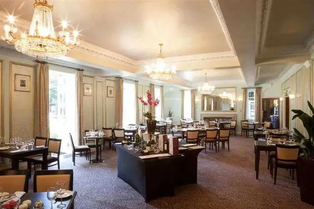 Bush Hotel Farnham