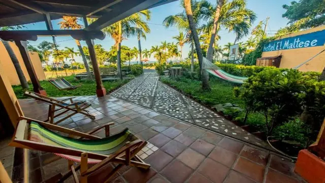 Hotel El Maltese - Lakefront
