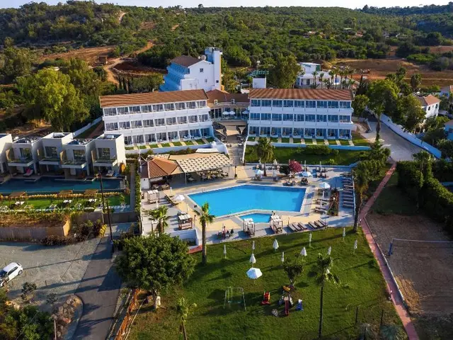 Hotel Adelais Bay