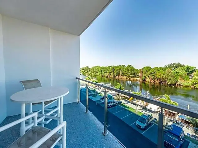 Cape Crossing Resort & Marina