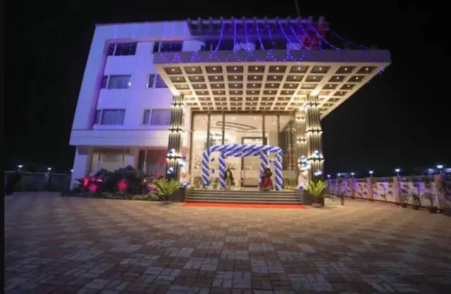 Dhamma Grand Hotel And Resort