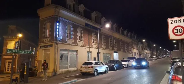 hotel le saint quentin