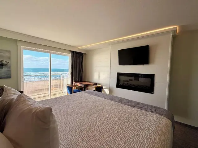 Sandcastle Beachfront Motel