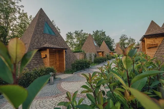 Pyramid Sapanca