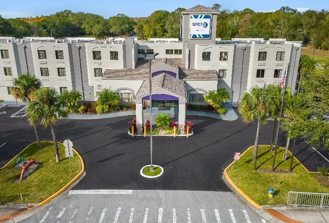 Spot X Hotel Tampa Wesley Chapel Red Collection