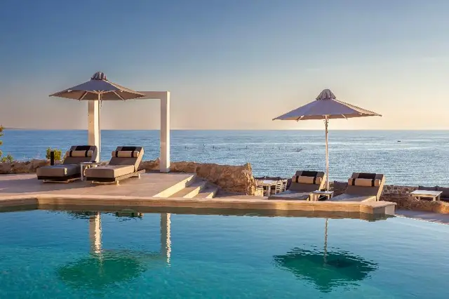 Akrotiri Olympus Luxury Suites