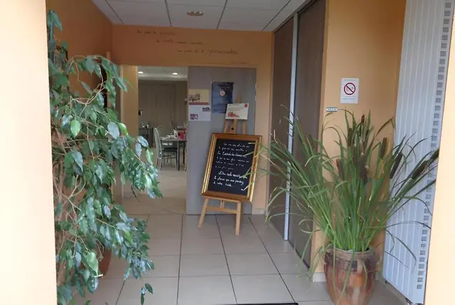 Logis Hotel La Croisee Des Chemins