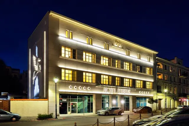 Ferreus Modern Art Deco