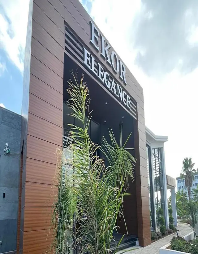 Ekor Elegance Hotel