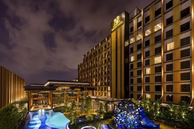 M Resort Hotel