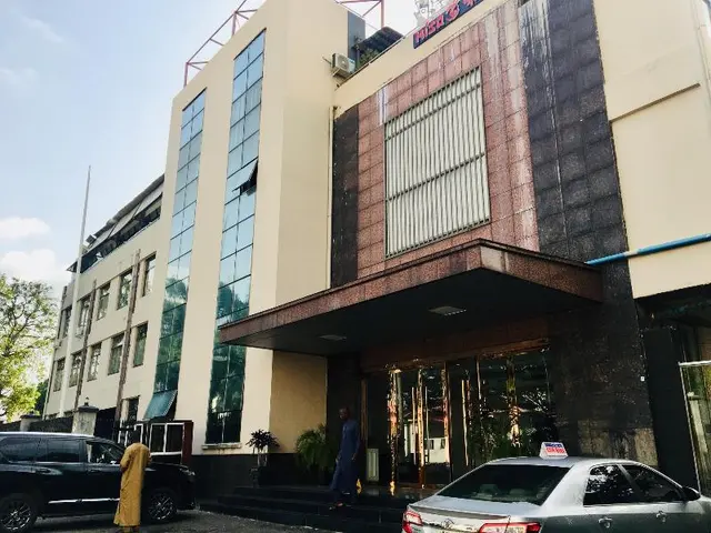 Summerset Continental Hotel By T E L E Hospitality