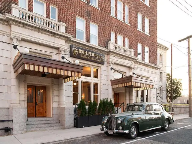 Hotel Petersburg, Tapestry Collection By Hilton