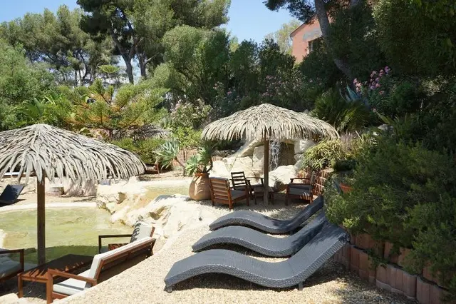 Hotel Ra Sidence Les Ma Des