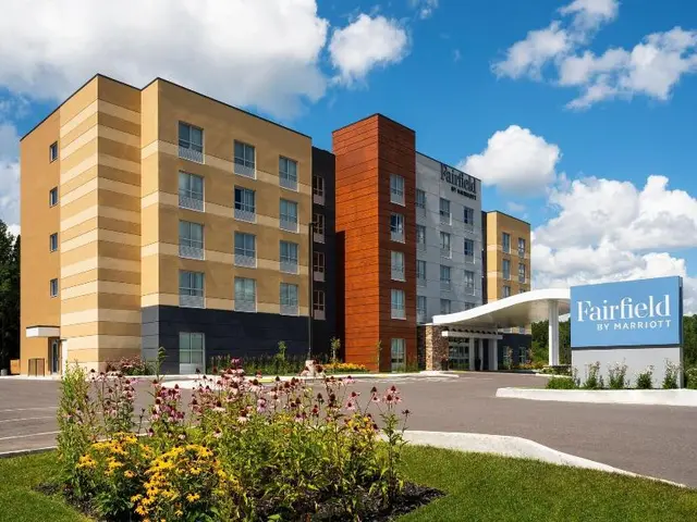 Fairfield Inn Suites By Marriott North Bay