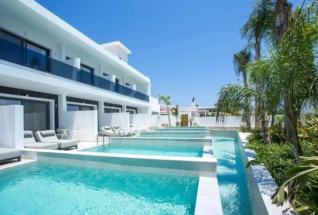 Vanik Suites