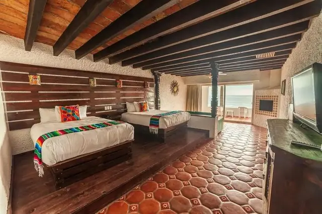 Las Rocas Resort & Spa