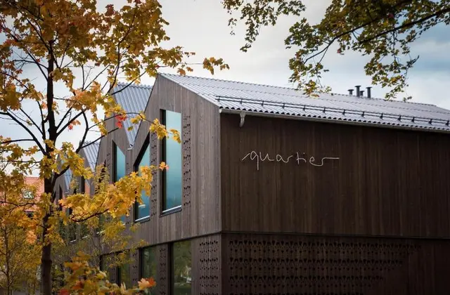 Quartier Lodges Tagesbar Forum
