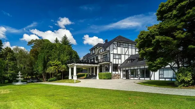 Hana Lodge