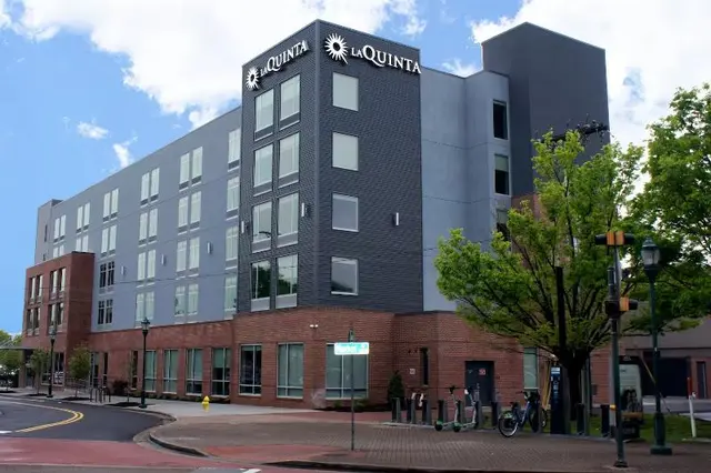 La Quinta Inn & Suites Chattanooga Downtown/South