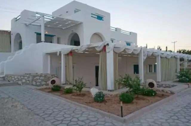 Polis Of Naxos Stylish Suites