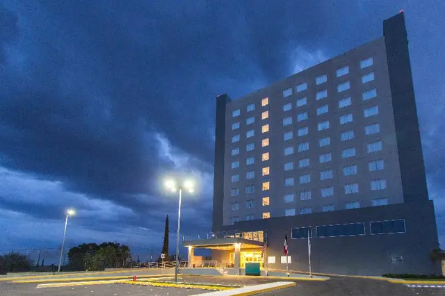 Fiesta Inn Suites Aeropuerto Del Bajío