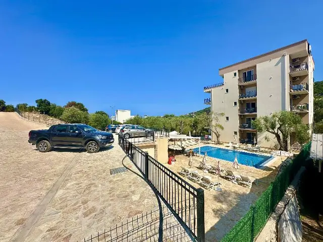 Akhdar Apartments