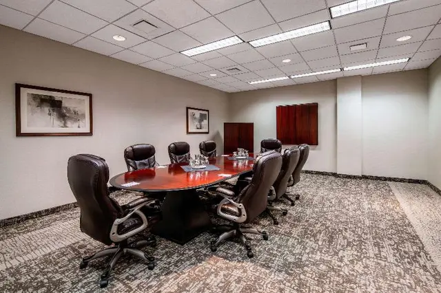 Clarion Hotel and Suites Winnipeg Closed