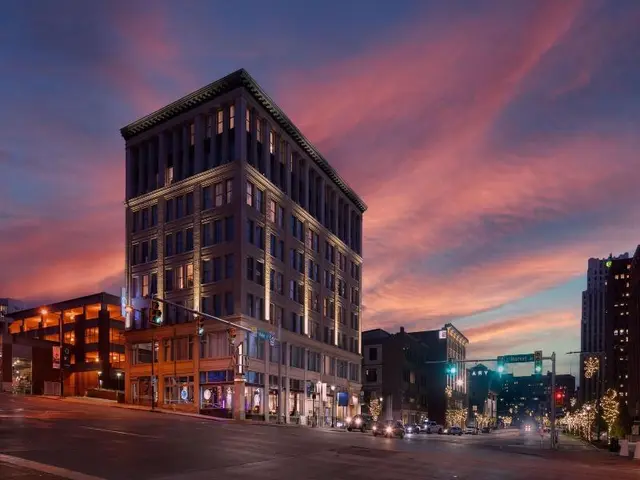 Blu-tique, Akron, A Tribute Portfolio Hotel