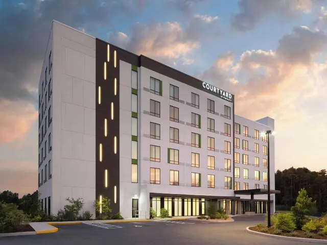 Courtyard By Marriott Lake City
