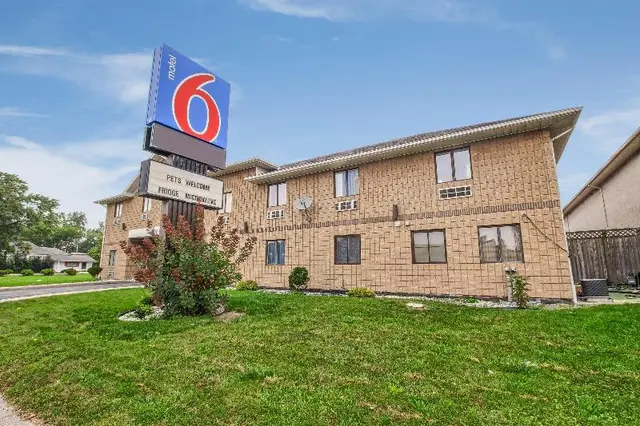 Motel 6 Windsor On