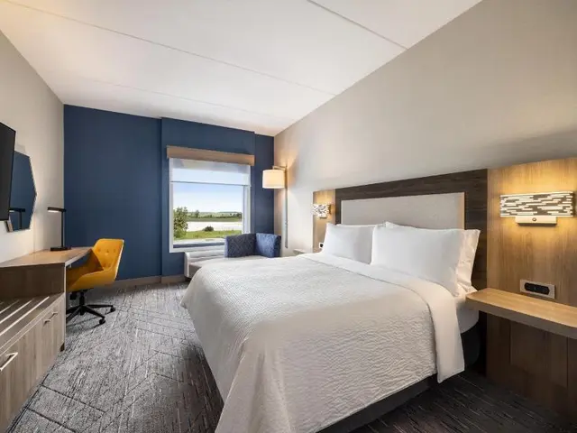 Holiday Inn Express Strathroy An Ihg Hotel