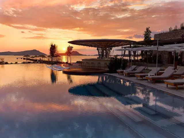 W Costa Navarino- Adults Only