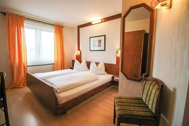 Hotel Restaurant Und Gv Stehaus Lv Wen
