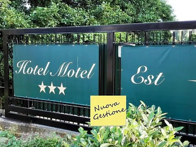 Motel Est