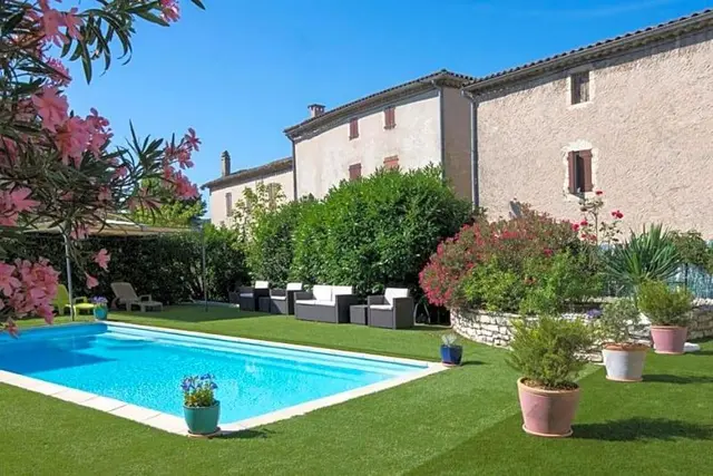 Hv Tel Restaurant Le Clos Charmant