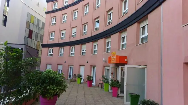 The Originals, AppartHotel Les Laureades