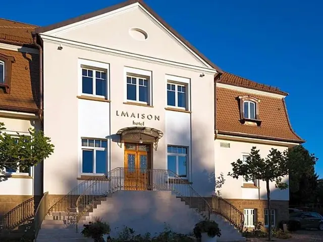 La Maison Hotel
