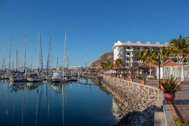 The Westmarine Waterfront Hotel