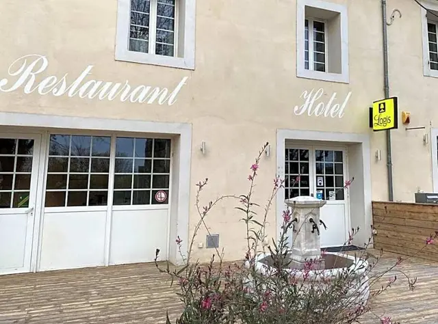 Logis Du Champ De Mars