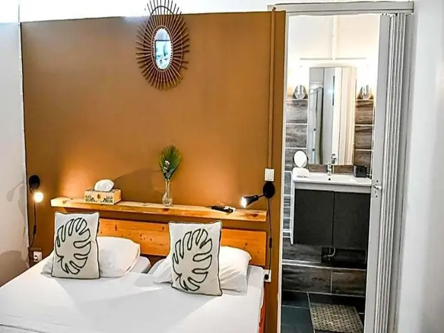 Hotel Oasis