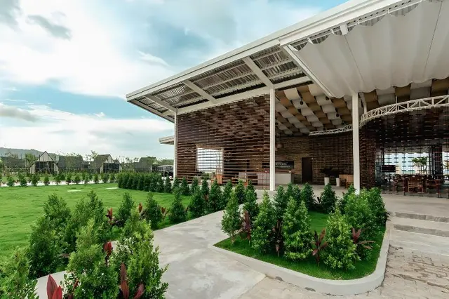 Summer Bay Beach Club & Cabins By Preference
