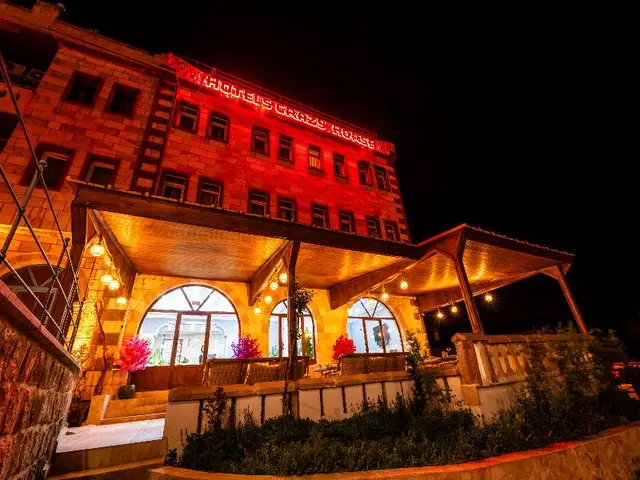Crazy Horse Hotel