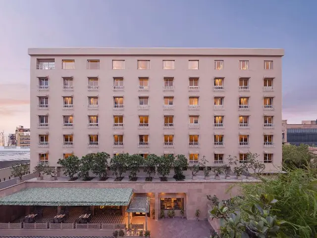 V Sarovar Portico Mi Road Jaipur