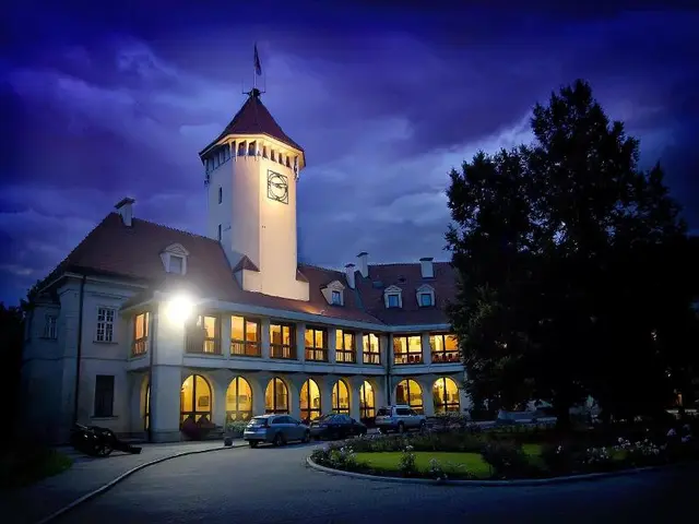 Hotel Zamek Pu Ctusk Dom Polonii