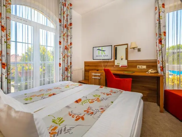 Hotel Kiss