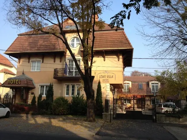 Lv Vay Villa Hotel