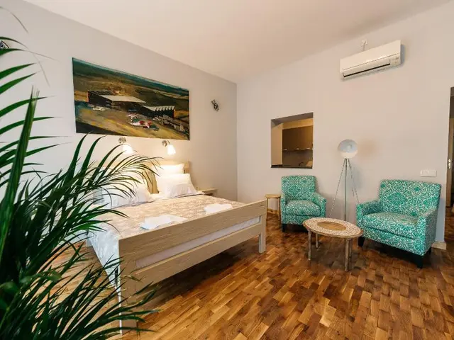 Yellowboot Aparthotel