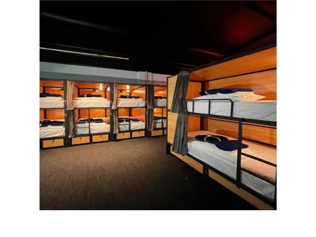 Capsuleaccom Hostel