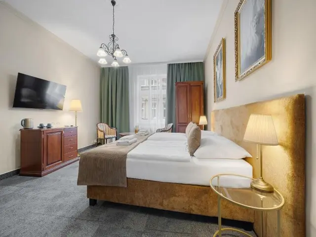 Reverie Hotel