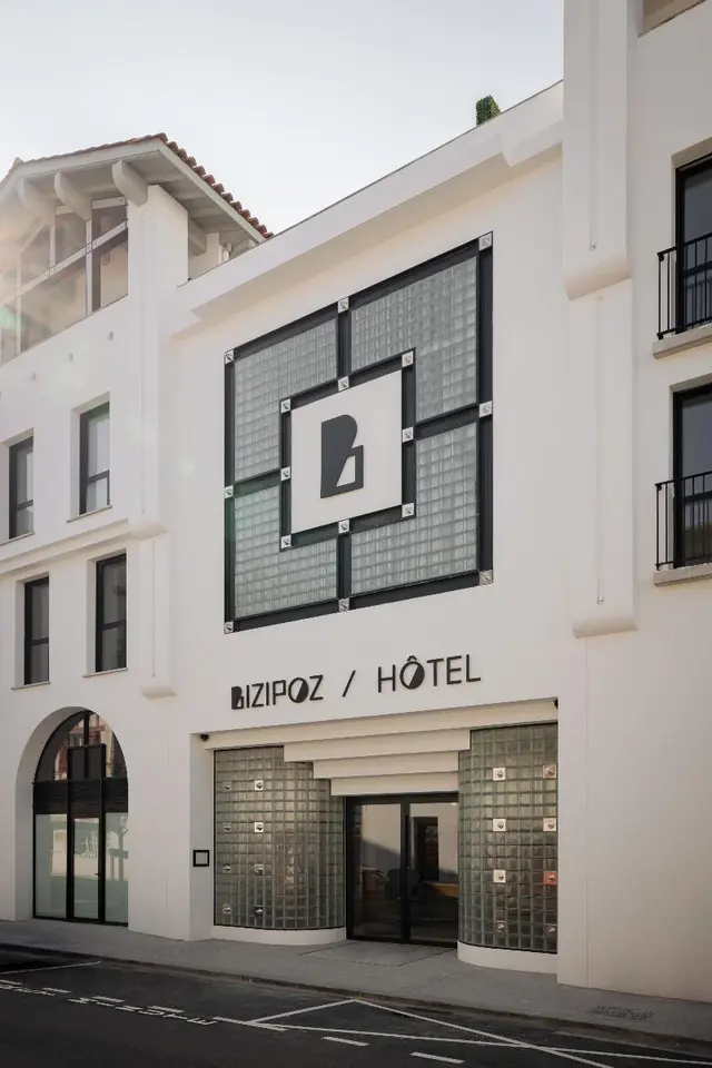 Bizipoz Hotel